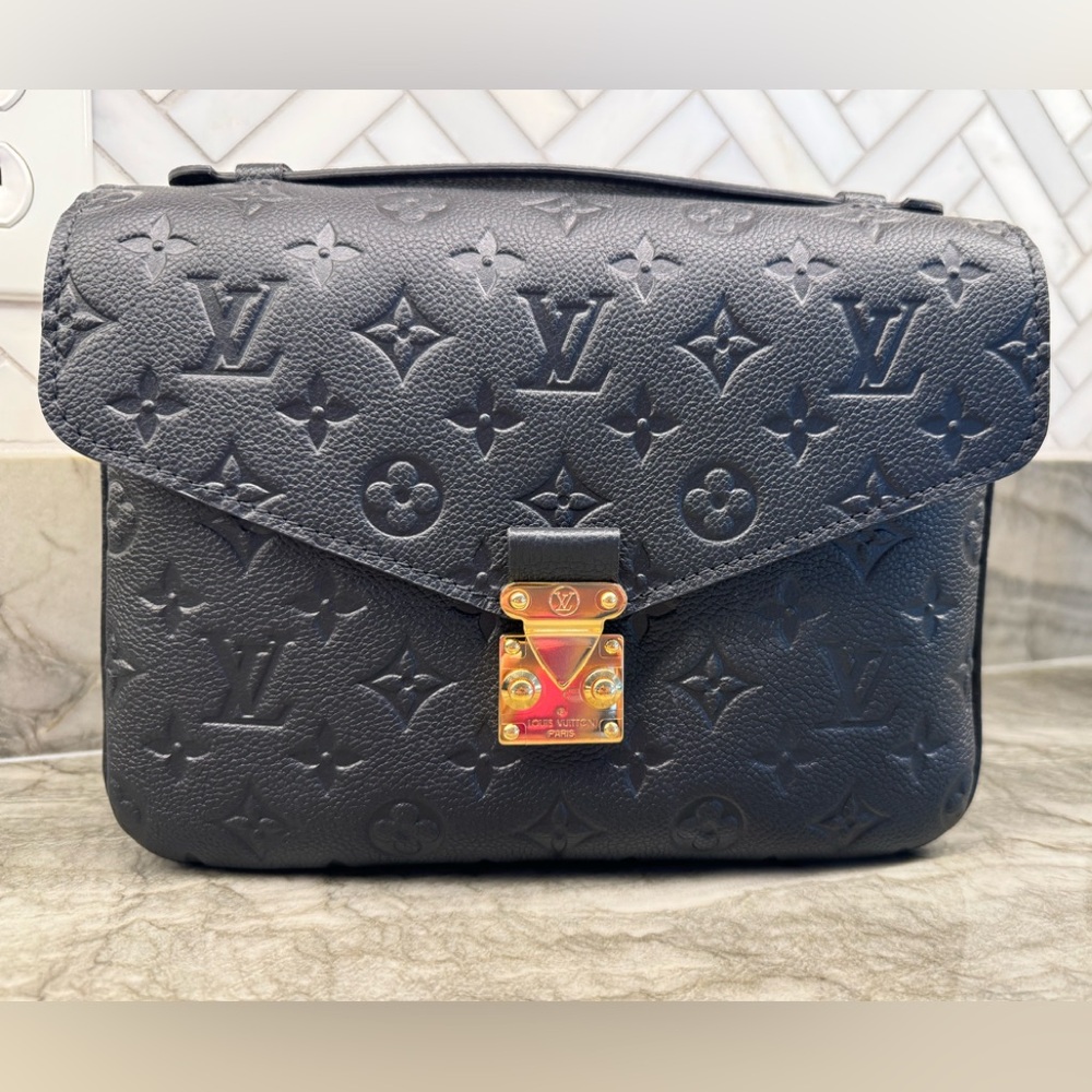 Louis Vuitton Pochette Métis Empreinte Black Leather